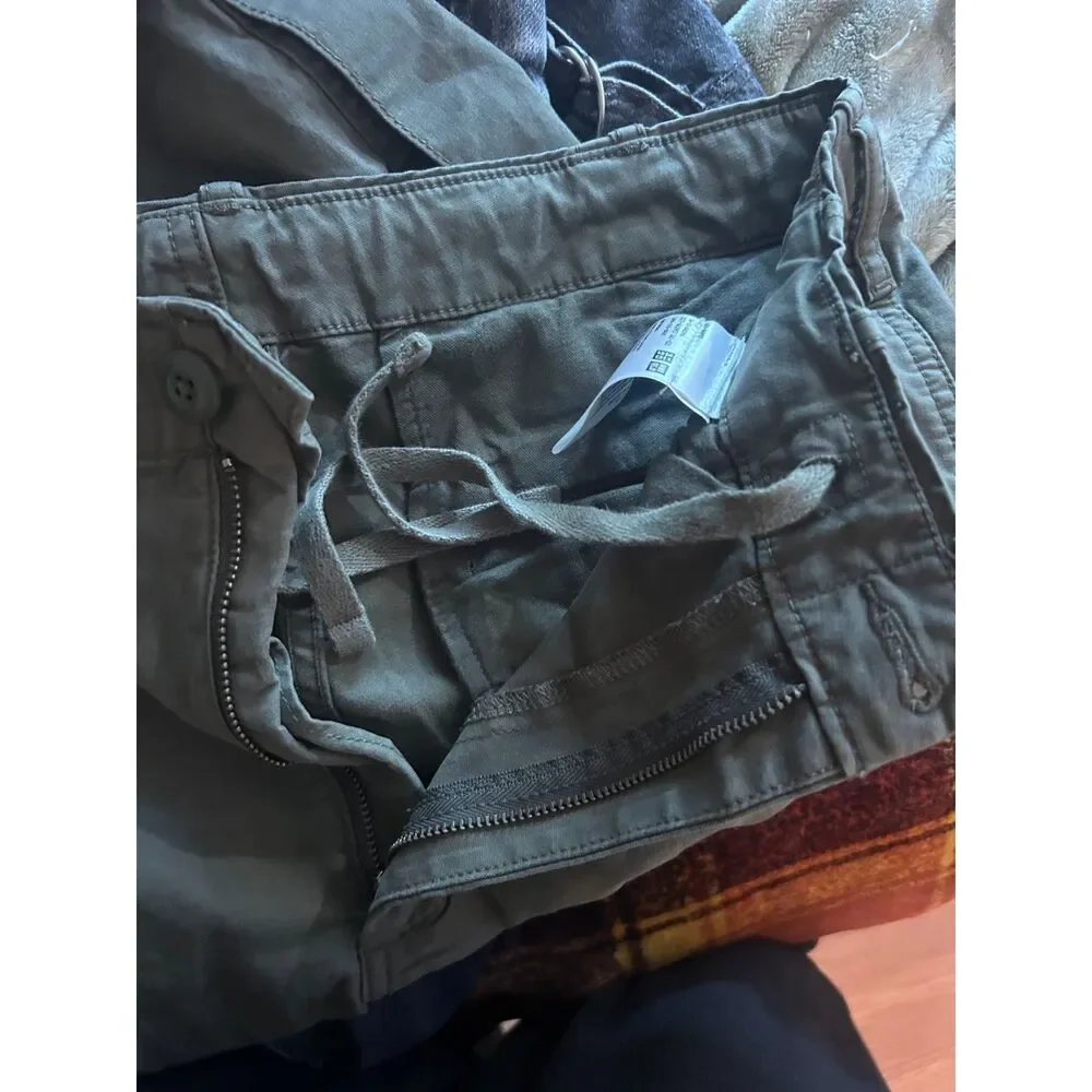 Uniqlo olive green